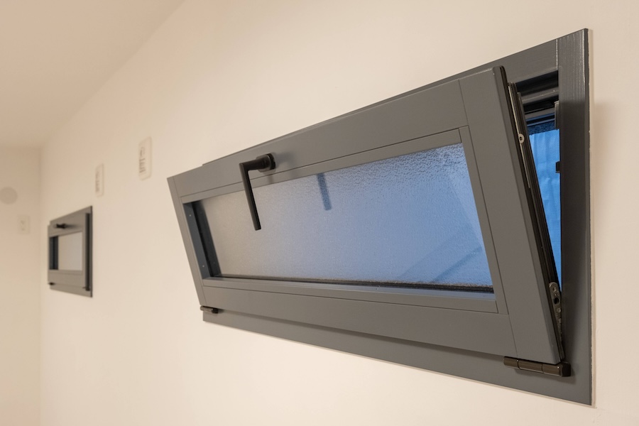 MADOBA　キップ　内倒し窓