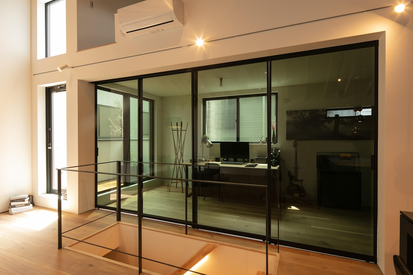 modena　ブラックミラーダブル