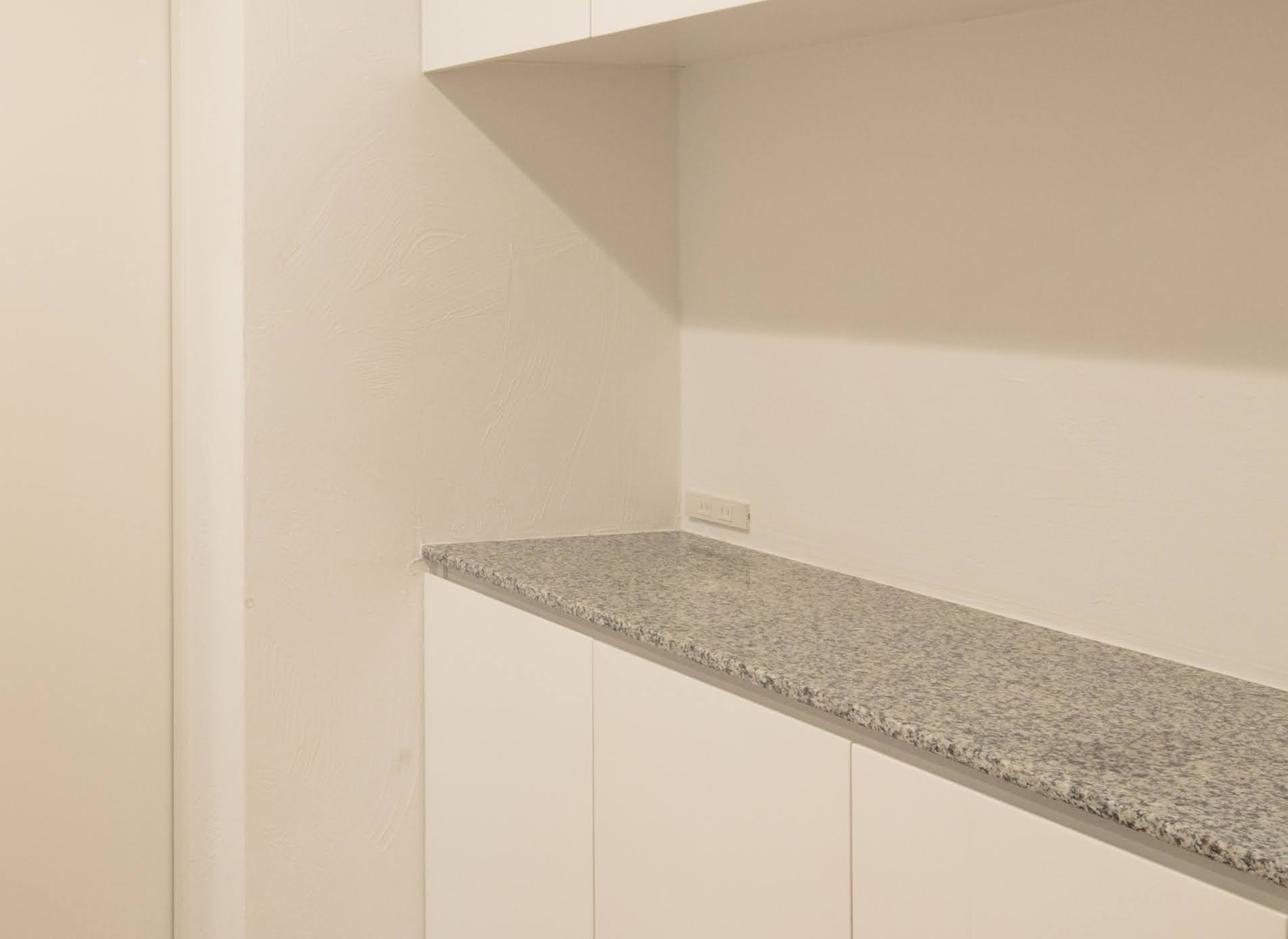 GT下駄箱　1680　御影石天板