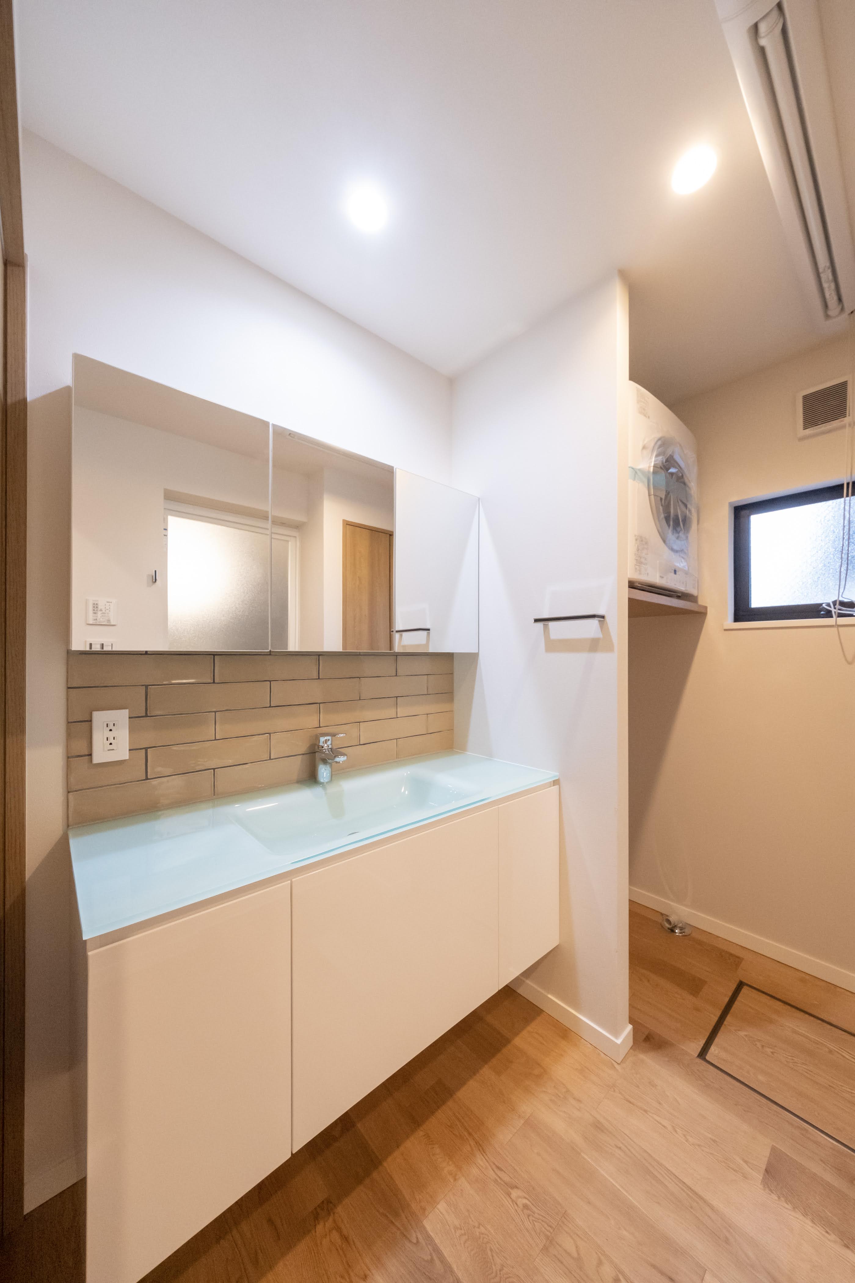 GT洗面台　1200　ミラーキャビネット