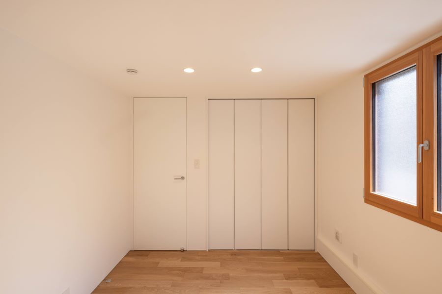 A-FLUSH　ピュアホワイト　700　扉